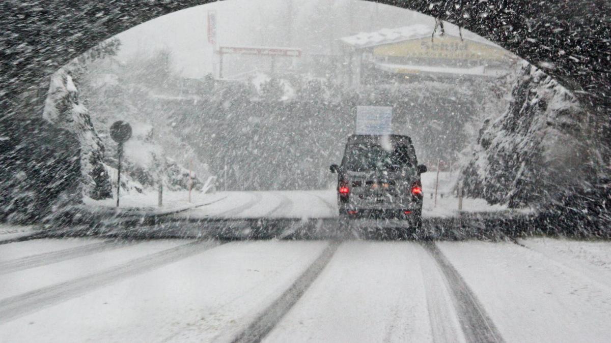 Icy conditions, rain, and snow: a storm warning has been issued for nearly all of Kazakhstan.